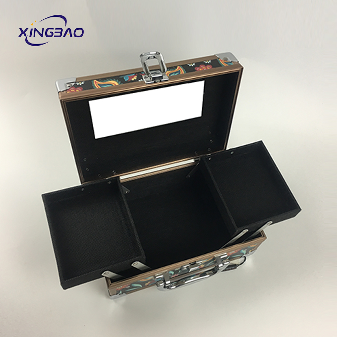 Wholesale custom retro portable hardware aluminum cosmetic case travel makeup train case